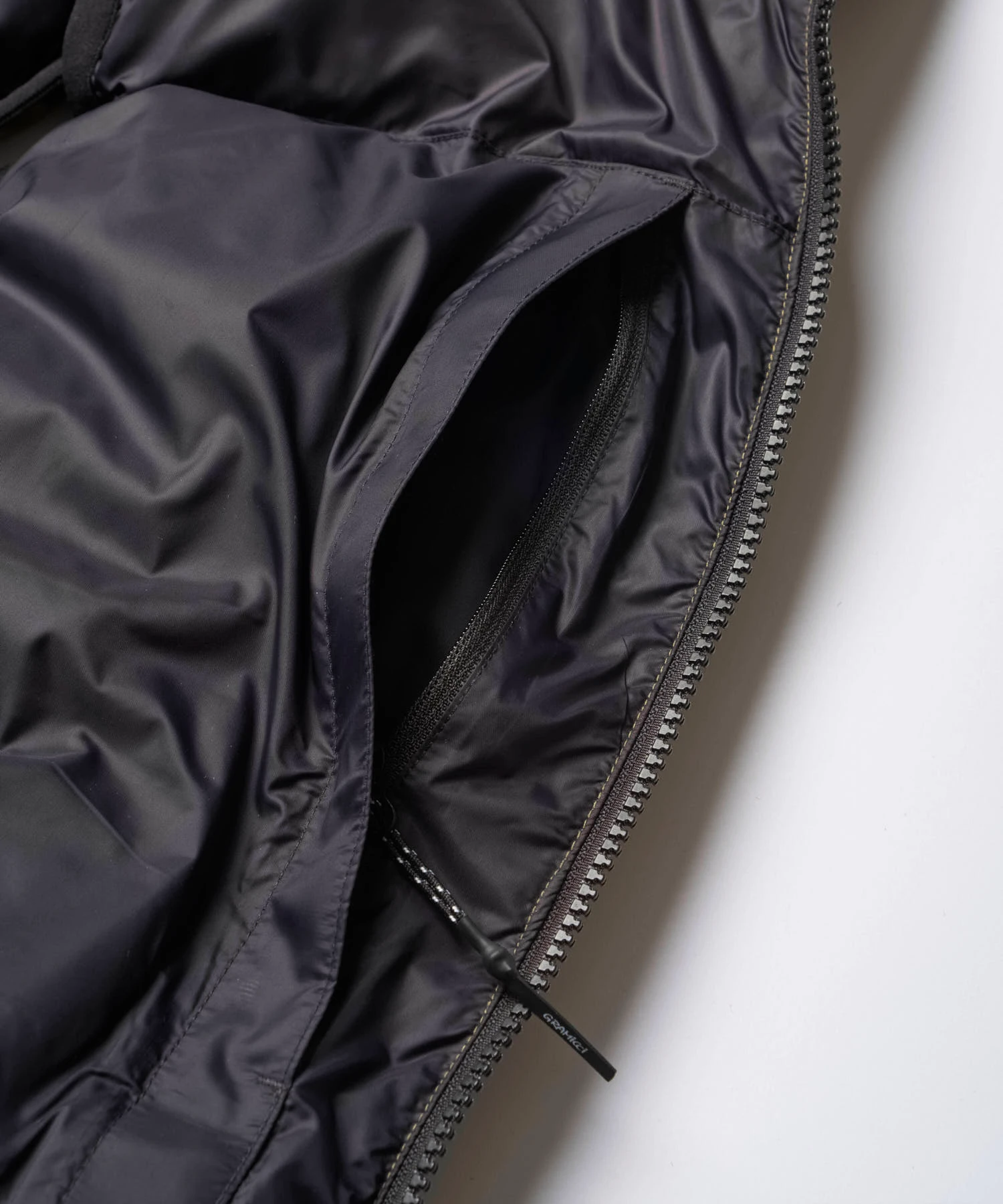 zoomed-item