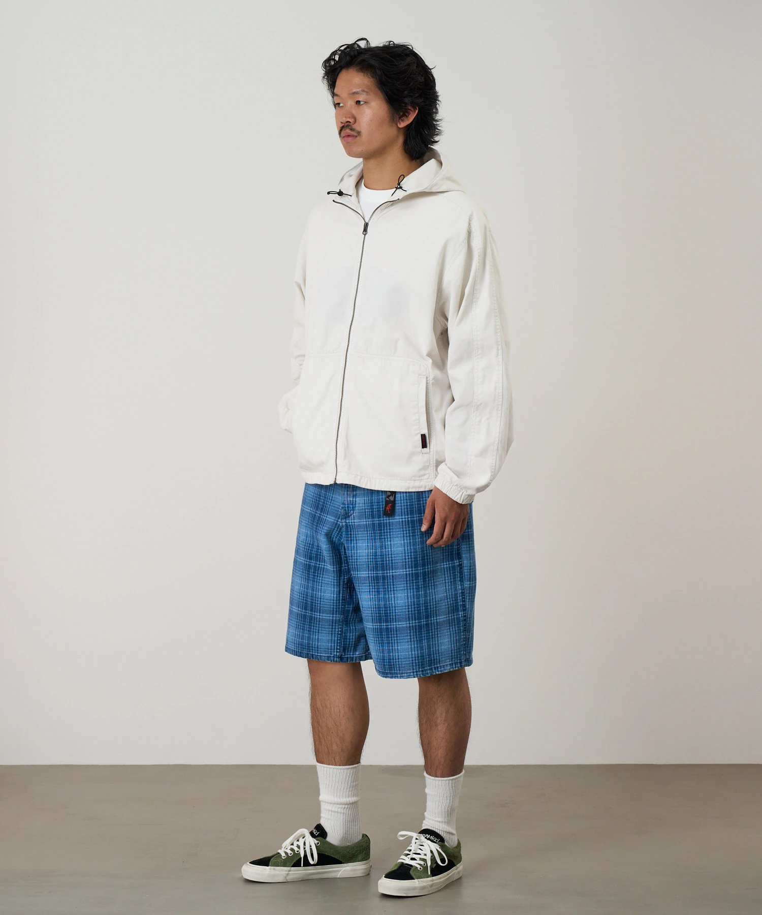 zoomed-item